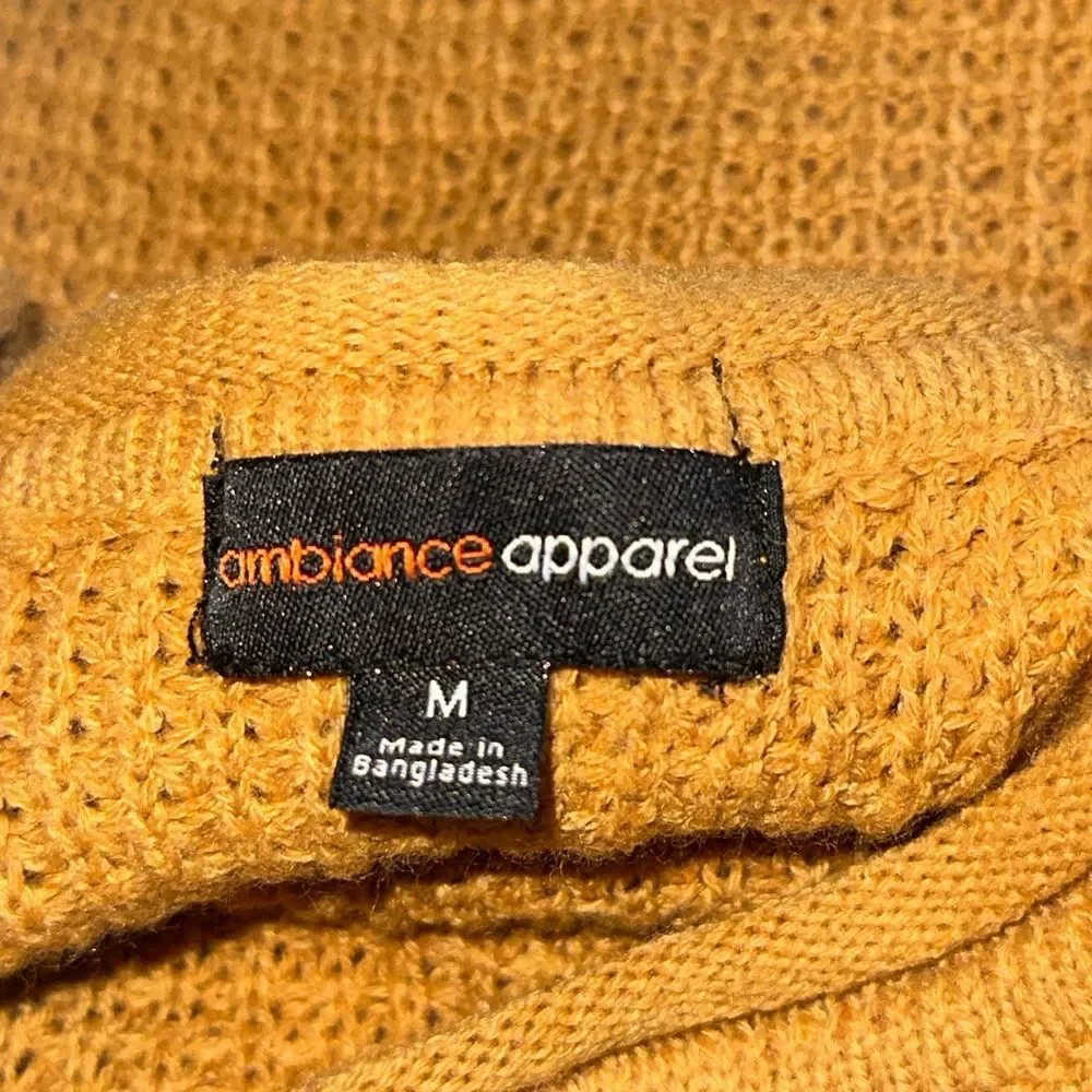 Ambiance Apparel Gold Pullover Sweater Women's Size Medium Long Sleeve Knit Top